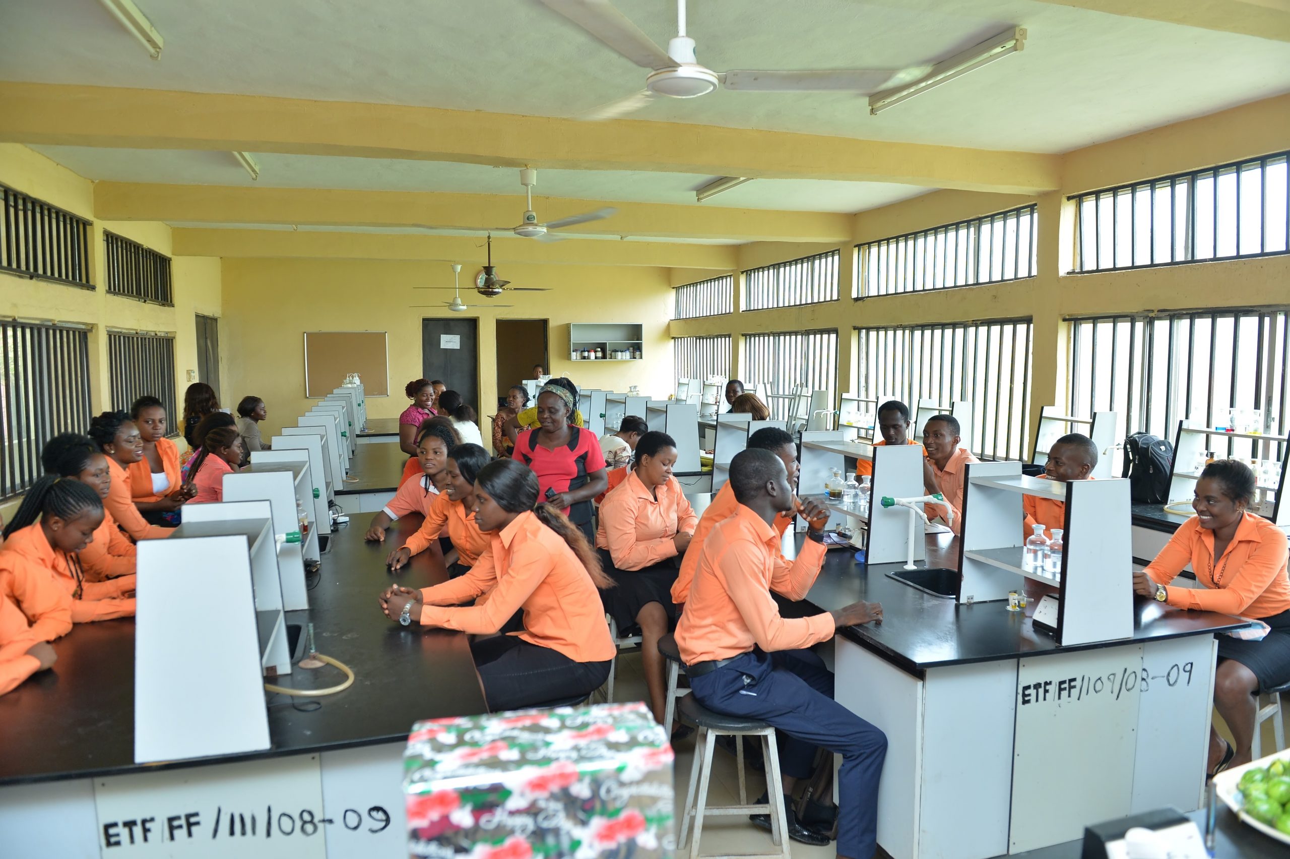 Students-at-the-Chemistry-Laboratory-3